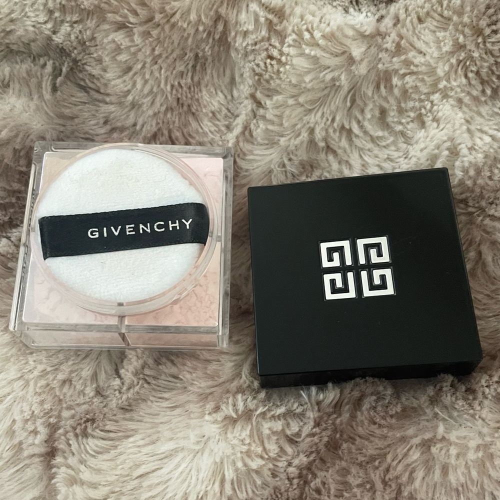 Givenchy Prisme Libre Illuminating & Color Correcting Loose Powder